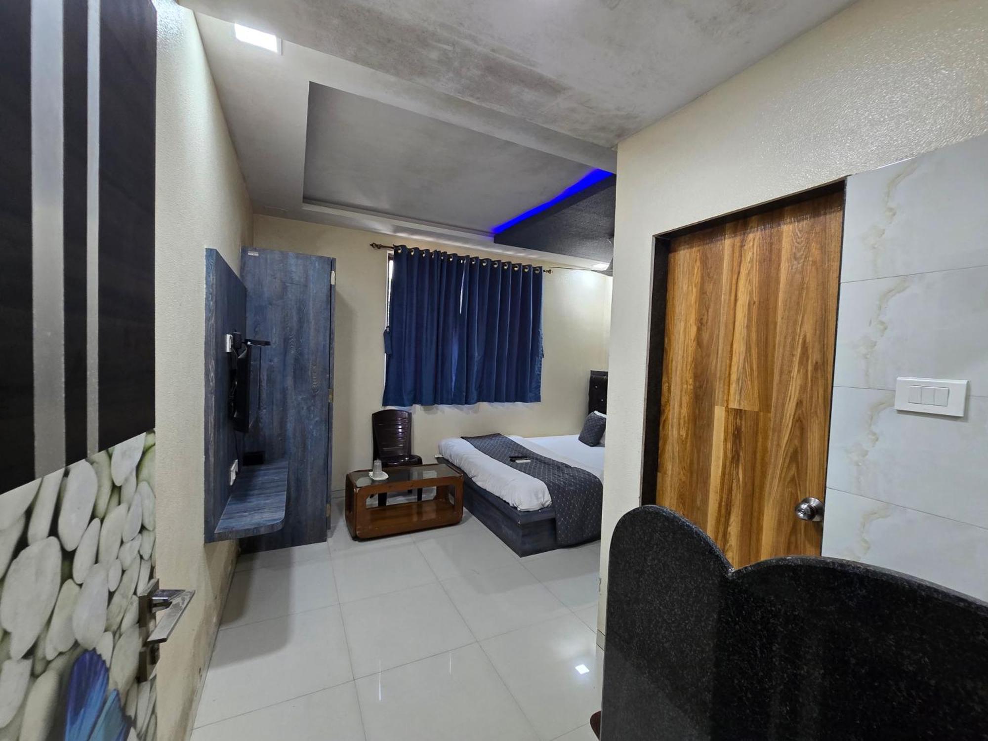 Hotel Mari Aai Residency Navi Mumbai Room photo